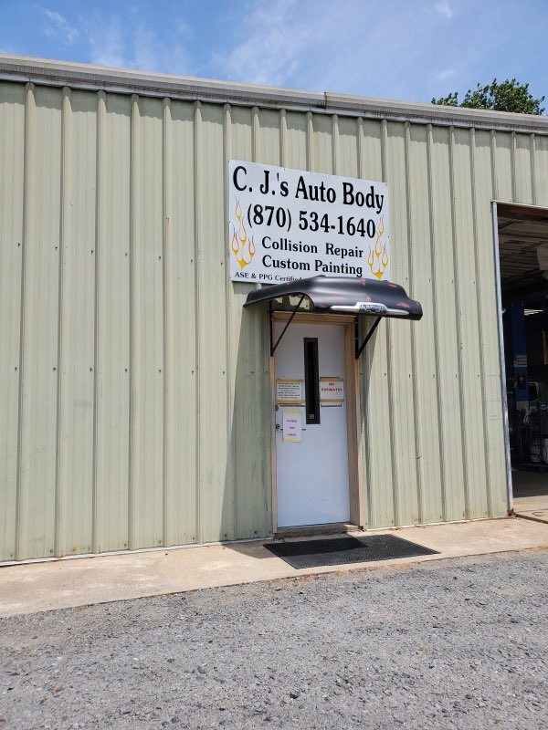 C.J.'s Auto Body shop front